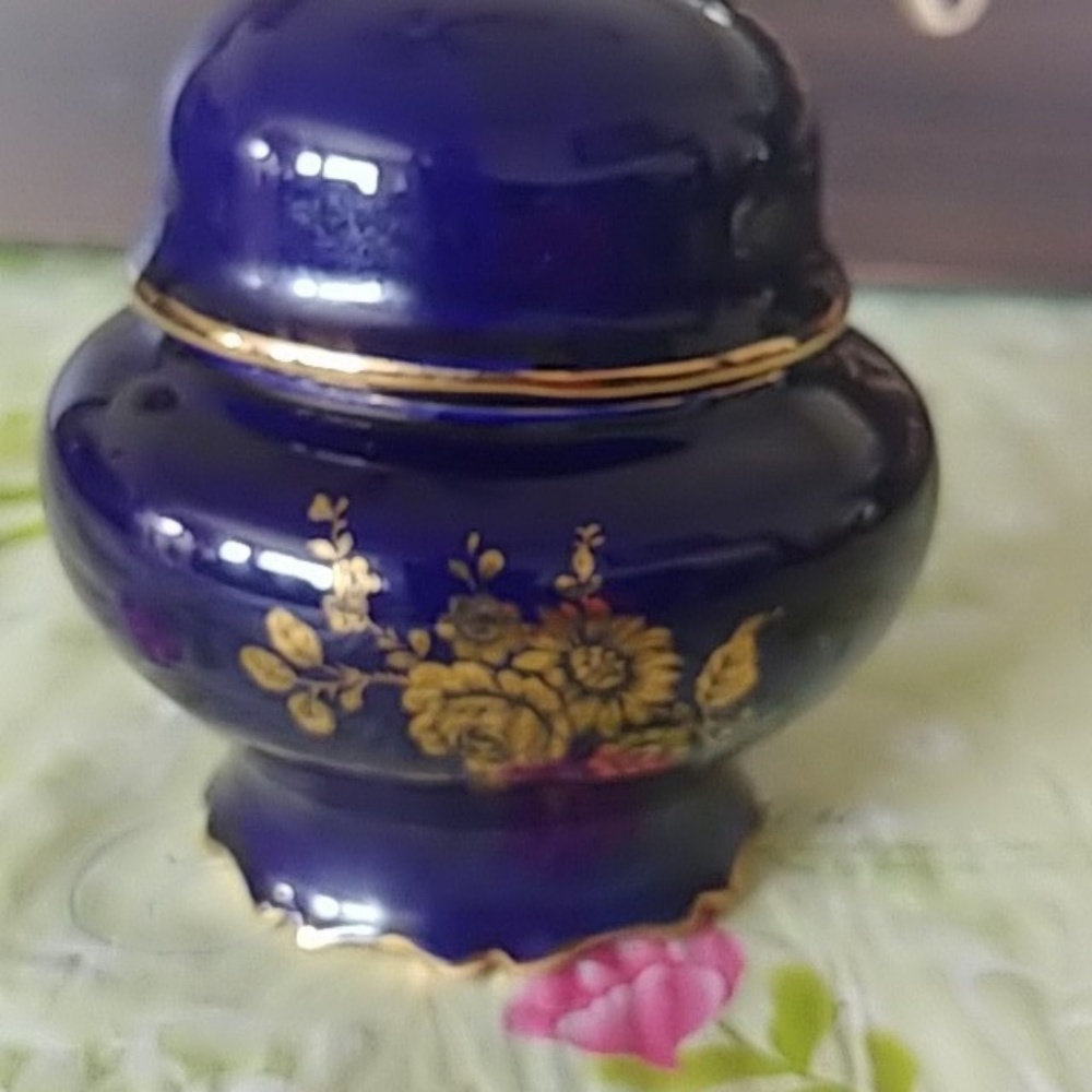 Colbalt blue vase with lid